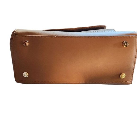 Naturalizer NWT Women's Capital Tote Handbag - Picture 6 of 10